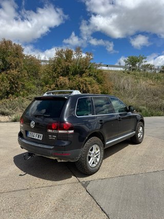 Volkswagen Touareg 3.0 TDI V6 - MANUAL -