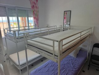 2 Literas metálicas blancas Una 50 E las dos 80 E