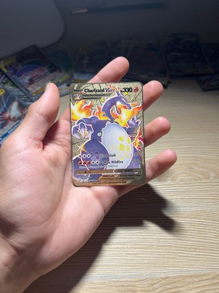 Carta Pokémon Charizard VMAX Metalizada ( PACK 3)
