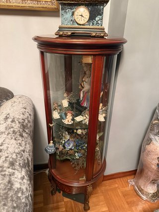 Mueble auxiliar vitrina de madera y cristal