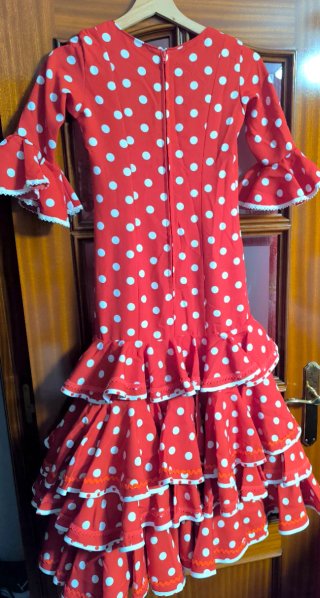 Traje de flamenca rojo lunares blancos