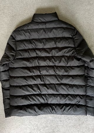 Chaqueta HUGO BOSS acolchada negra