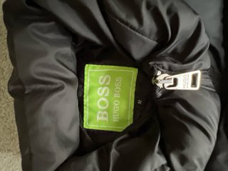 Chaqueta HUGO BOSS acolchada negra