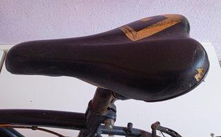 Bicicleta infantil B'Twin naranja y negra