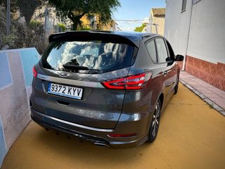 Ford S-MAX ST LINE