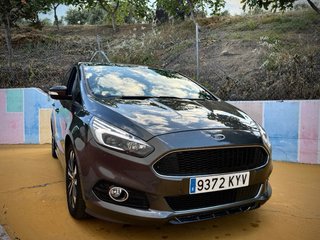 Ford S-MAX ST LINE