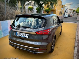 Ford S-MAX ST LINE