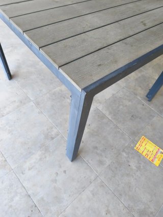 Mesa de jardín aluminio y madera sintética