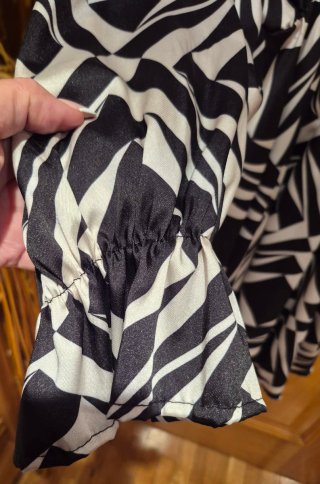Elegante vestido italiano. Da hasta una talla 44.