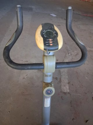 Bicicleta estática para ejercicio
