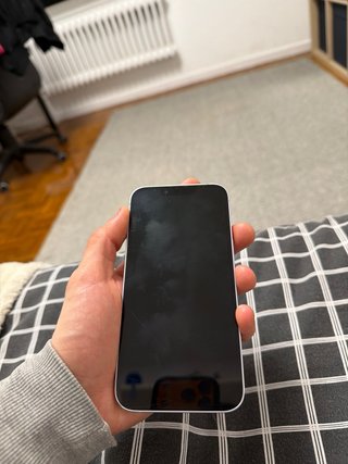 iPhone 14 Morado