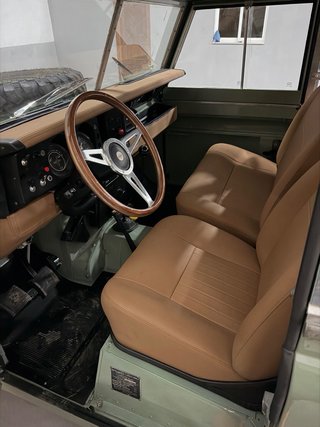 Land Rover Santana 88