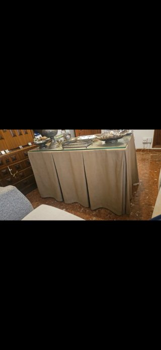 Tavolo in ferro battuto con piano in legno e vetro