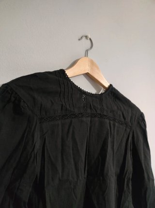 NUEVA Blusa negra H&M niña (146cm)