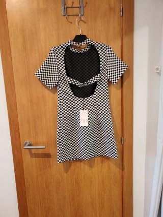 Vestido corto cuadros blanco y negro