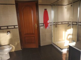 Casa de dos plantas situada en Aguilar de la fra
