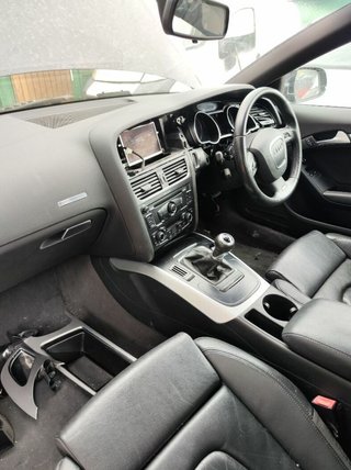 Despiece AUDI A5 Color PHANTOMZWART PAR CAHA COUPE