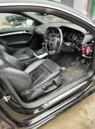 Despiece AUDI A5 Color PHANTOMZWART PAR CAHA COUPE