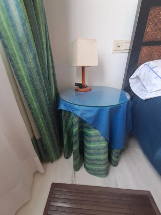Cortinas de tela con rayas verdes y azules