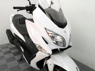 SUZUKI BURGMAN 400 2017 23815 kms.