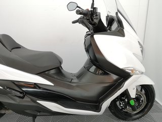 SUZUKI BURGMAN 400 2017 23815 kms.