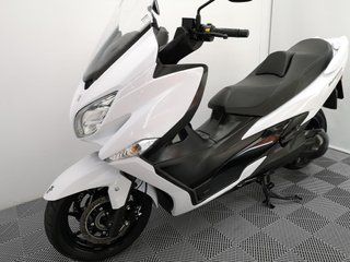 SUZUKI BURGMAN 400 2017 23815 kms.