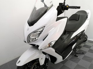 SUZUKI BURGMAN 400 2017 23815 kms.