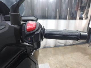 YAMAHA X-MAX 300 TECH MAX 2023 7931 kms.