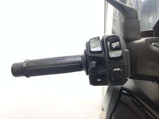 YAMAHA X-MAX 300 TECH MAX 2023 7931 kms.