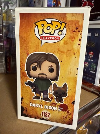 Funko Pop Daryl Dixon con perro 1182