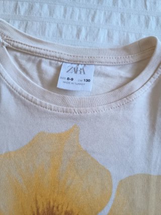 Camiseta Zara floral talla 8-9