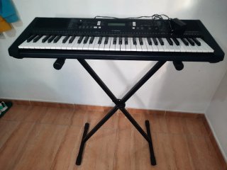 Teclado Yamaha Digital con Soporte