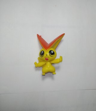 Figuras New Ray: Kevin, Skye, Victini, Pero