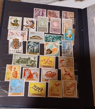 3 albumes con sellos nuevos y usados