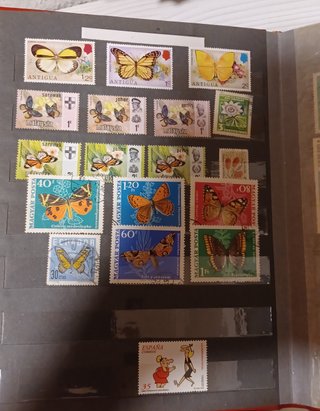 3 albumes con sellos nuevos y usados