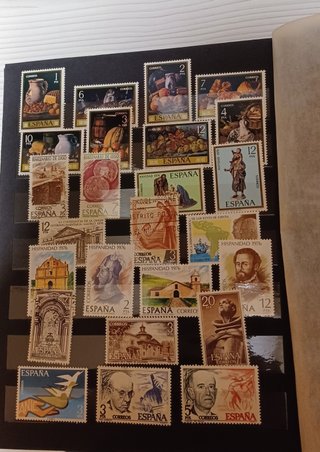 3 albumes con sellos nuevos y usados