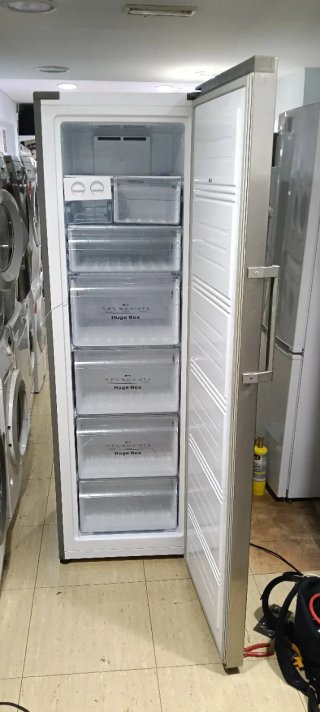 CONGELADOR VERTICAL HISENSE NO FROST ENERGÍA A++