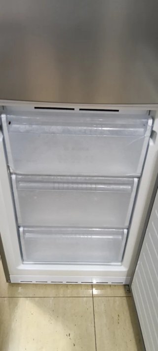 NEVERA COMBI BOSCH NO FROST ENERGÍA A+