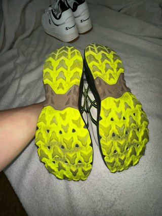 Zapatillas ASICS verdes y blancas