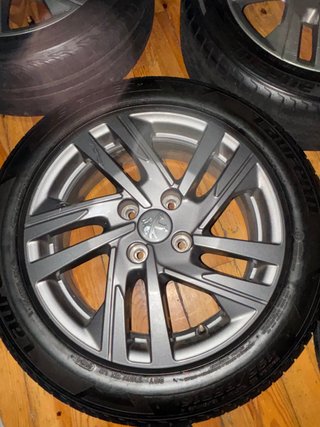 Llantas Peugeot 208 16” con neumáticos