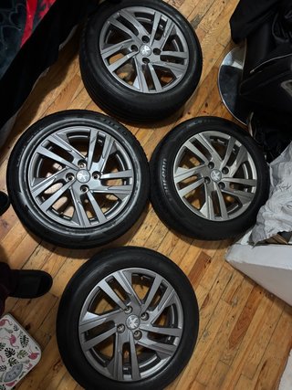 Llantas Peugeot 208 16” con neumáticos