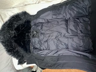 Chaqueta Supply & Demand Negra con Capucha