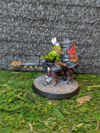 10 Orkos pintados y barnizados estilo Warhammer40K