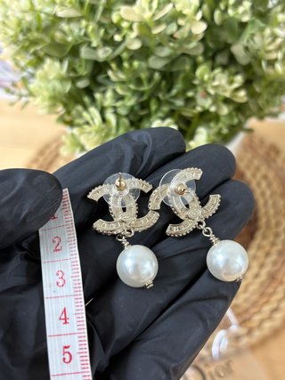 Pendientes Chanel CC Perla Dorados