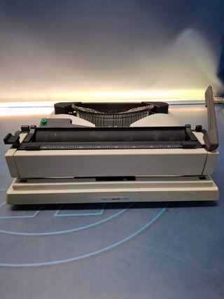 Maquina de escribir, Olivetti Lettera 10