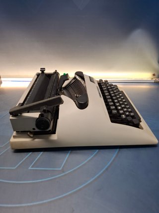 Maquina de escribir, Olivetti Lettera 10