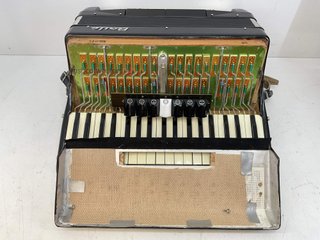 acordeon baile 96 bajos