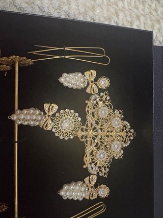 Aderezo de racimo color oro