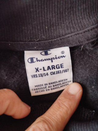Sudadera Champion Negra con Logo Rosa/Morado