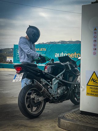 Hyosung GT650R Negra Deportiva